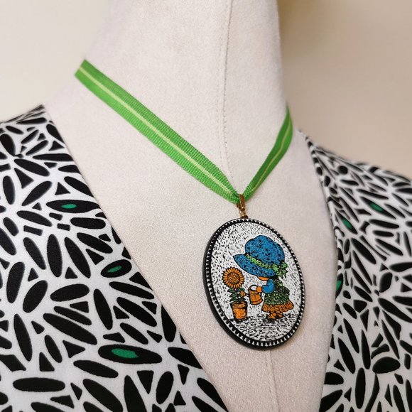 Sunbonnet Sue Vintage 80s Pendant Ribbon Chokers - Picture 11 of 11